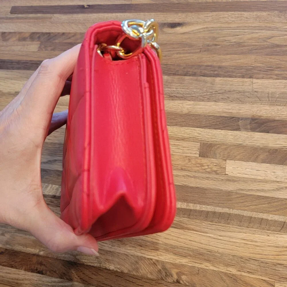BEBE Red Quilted Faux Leather Crossbody Purse w Gold Chain Handstrap